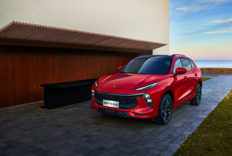 Dongfeng T5 EVO a T5 EVO EV se slevou více než 75 000 Kč!